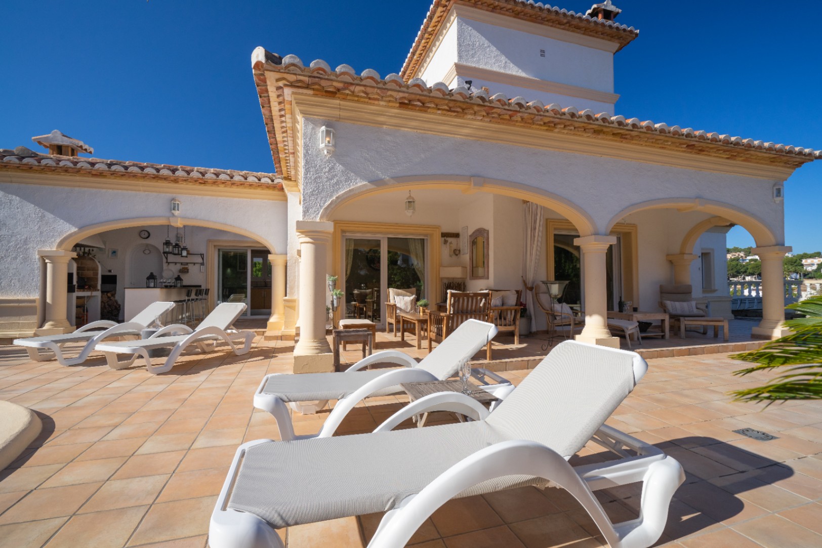 Mooie villa met 3 slaapkamers op een steenworp afstand van de stad Moraira en de stranden
