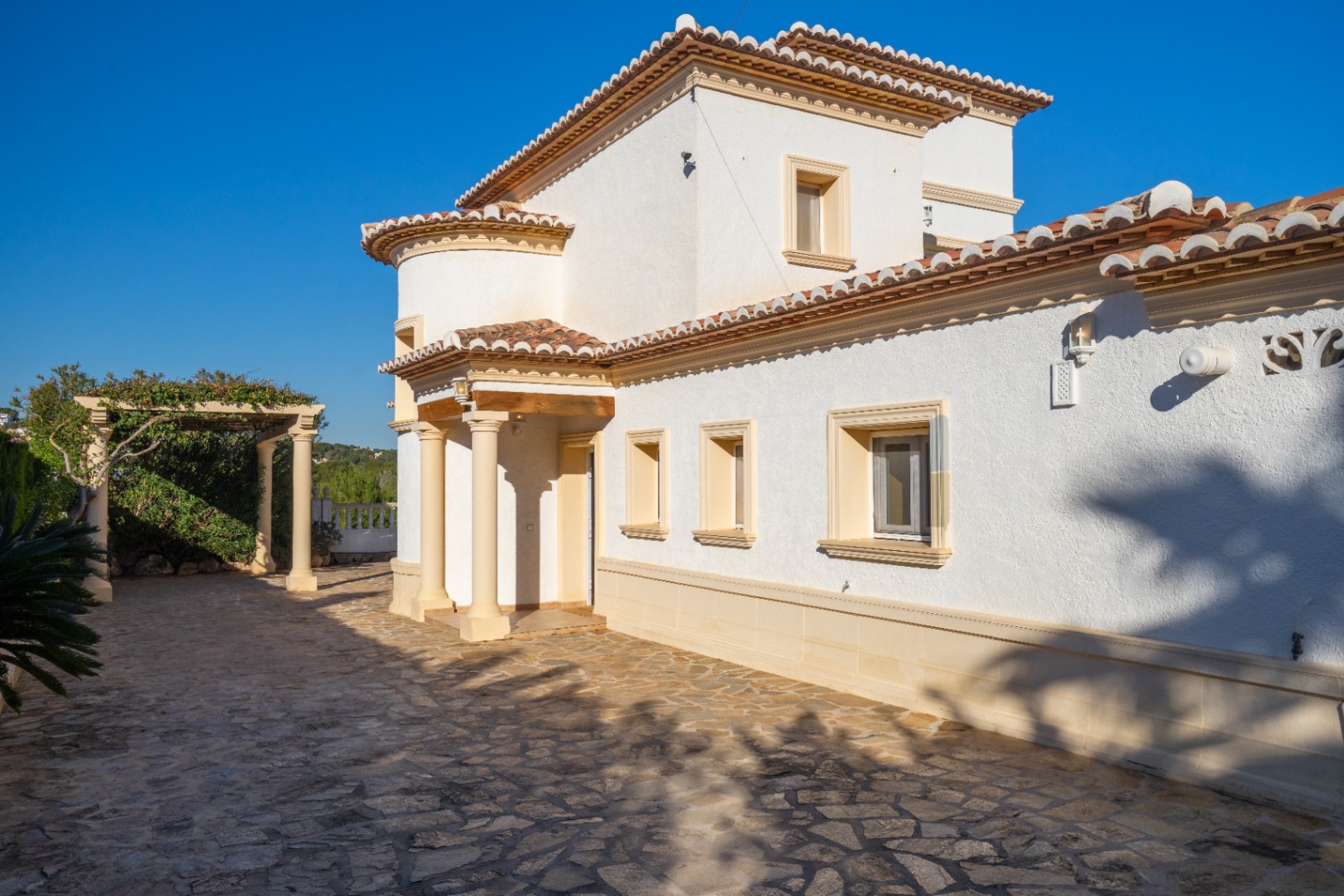 Preciosa villa de 3 dormitorios a tiro de piedra de la ciudad de Moraira y las playas